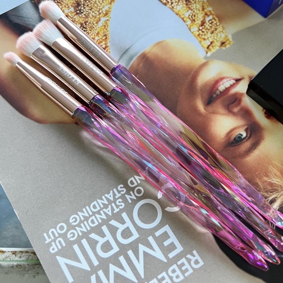 🌸ELOISE PRISM LUXURY EYE SHADOW BRUSH SET 🌸 - Picture 2 of 3